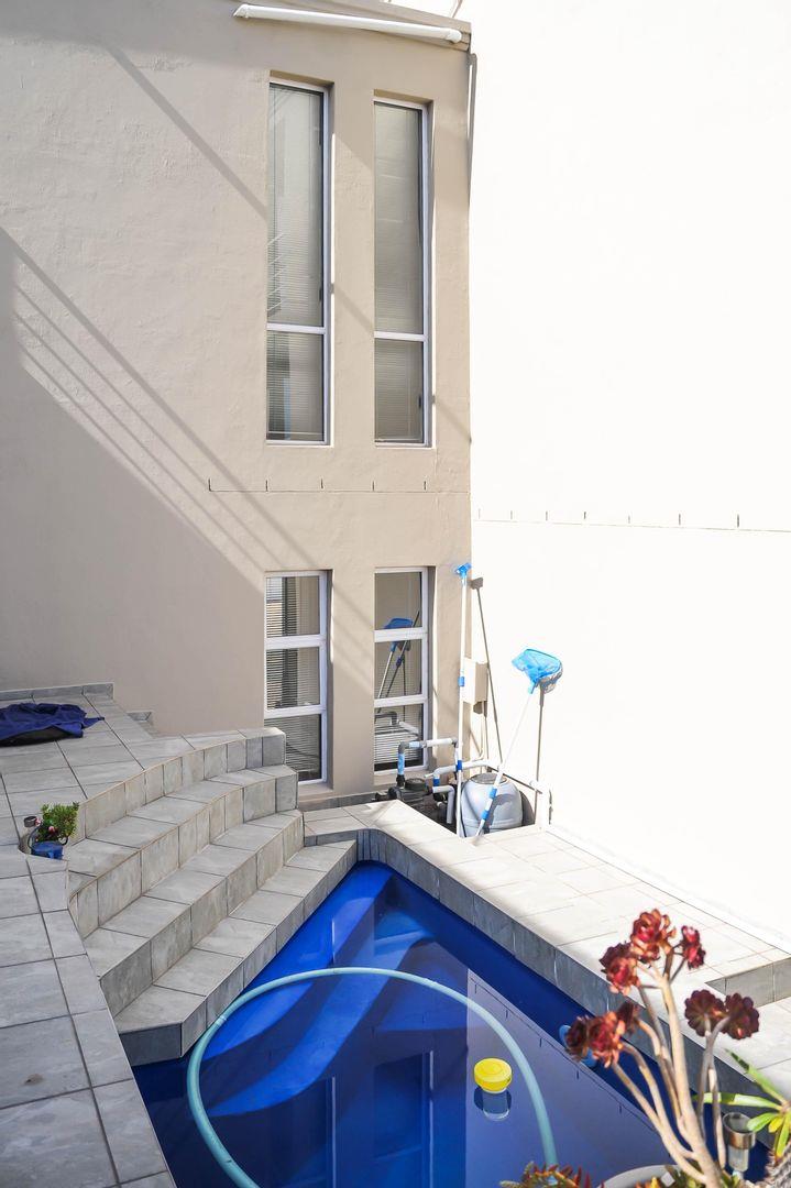 To Let 4 Bedroom Property for Rent in Calypso Beach Western Cape
